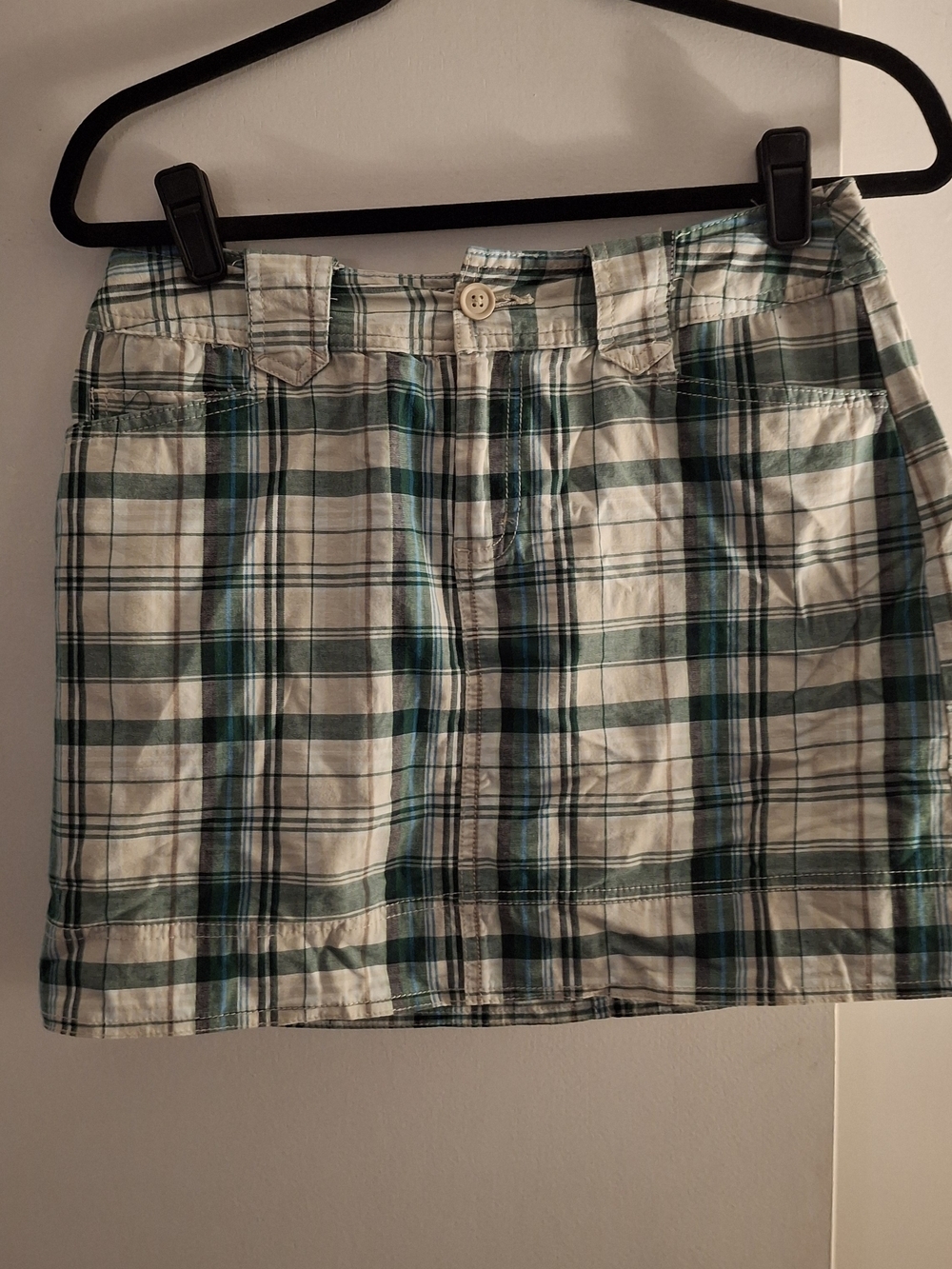 St. John's Bay Women's Green And White Plaid Mini Skort